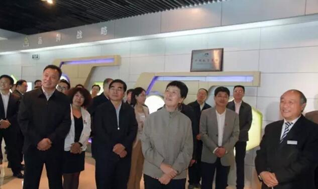 �й�����ίԱ���л�ȫ�������������絳����ǡ����»����������ʵ����������е���